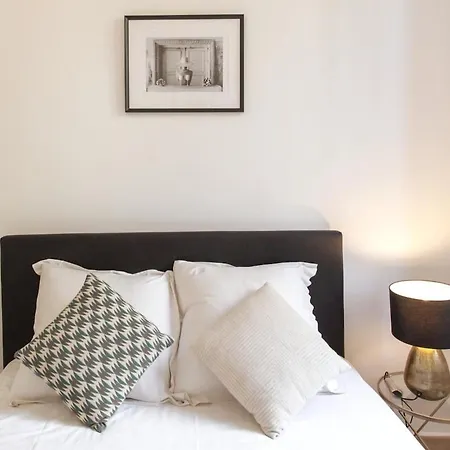 Promenade Sea View 2 Bedrooms, Ac, Wifi アパート